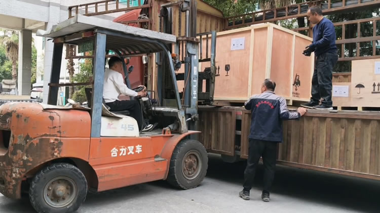 铝箔华体会体育装车发货